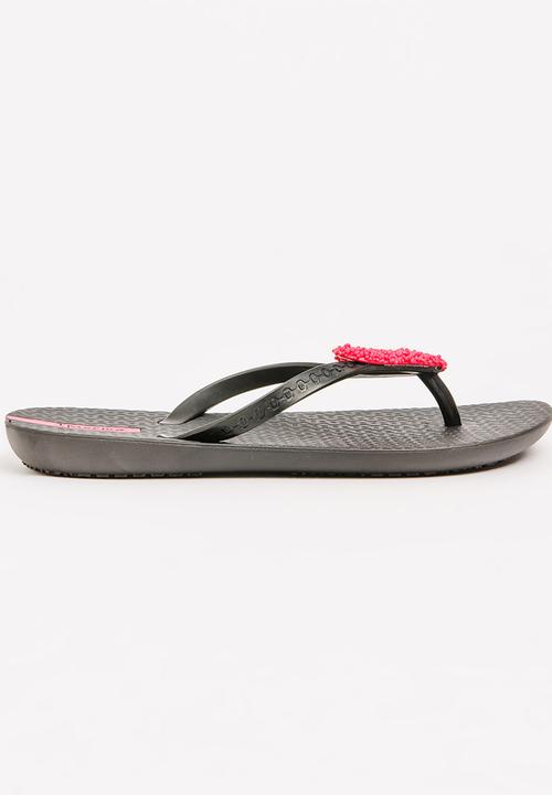 Ipanema - Heart  Flops Black