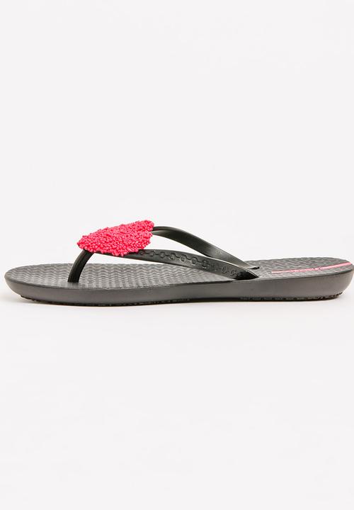 Ipanema - Heart  Flops Black