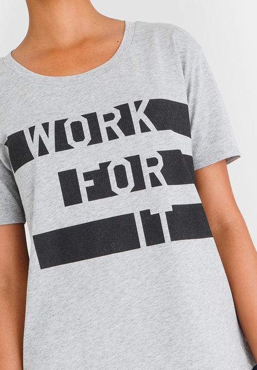 New Balance  - Tech SS Graphic T-shirt Grey