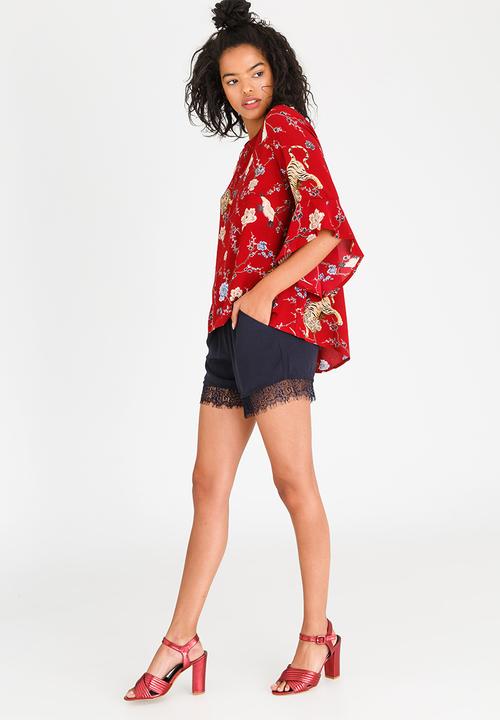Revenge - Floral Patterned Box Top Red