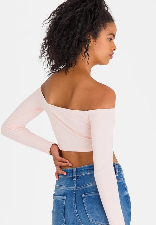c(inch) - Off the Shoulder T-shirt Pale Pink