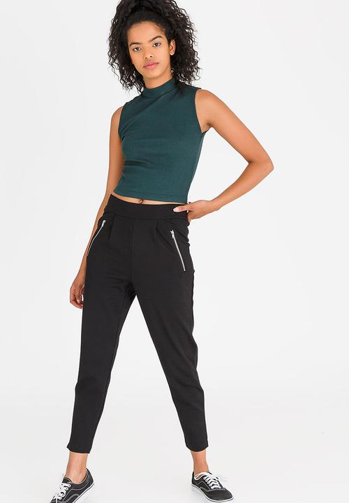c(inch) - High Neck Ribbed Top Dark Green