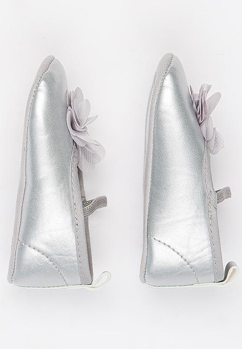 Pop Candy - Flower Embellished Pumps Grey