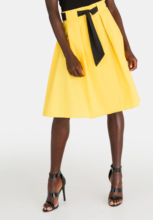 STYLE REPUBLIC - Contrast Belt Skirt Yellow