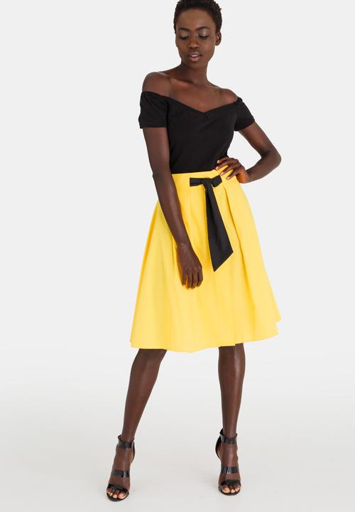 STYLE REPUBLIC - Contrast Belt Skirt Yellow