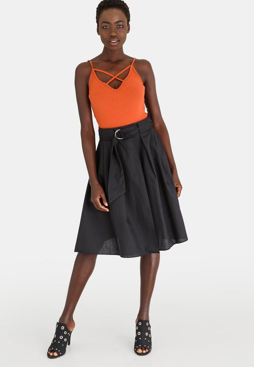 STYLE REPUBLIC - Contrast Belt Skirt Black