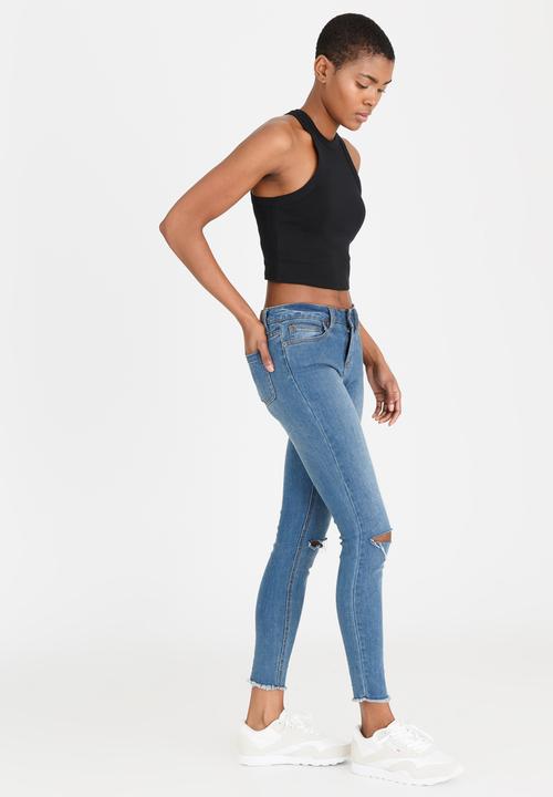 c(inch) - High Neck Cropped Top Black