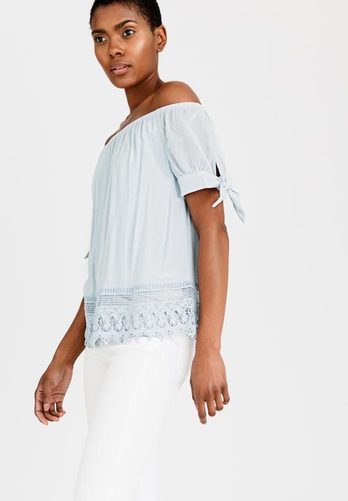Vero Moda - Aya Off-the-shoulder Top Pale Blue