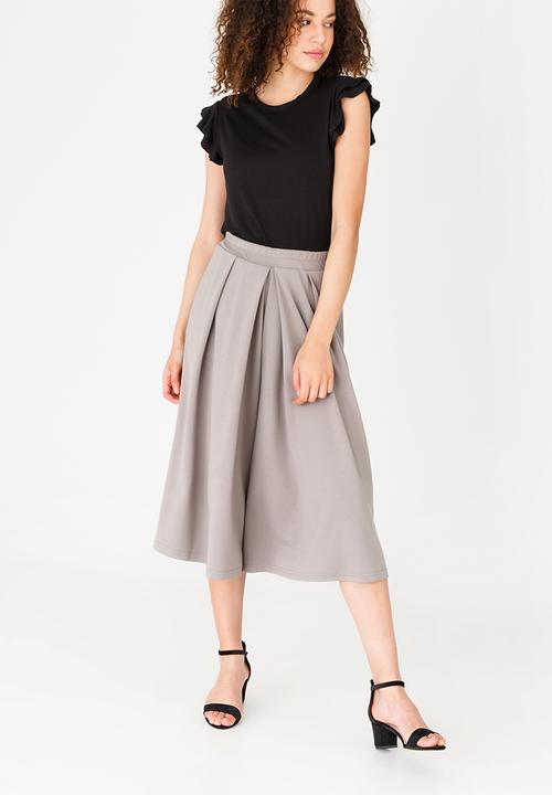 edit - Knit Top with Ruffle Sleeves Black