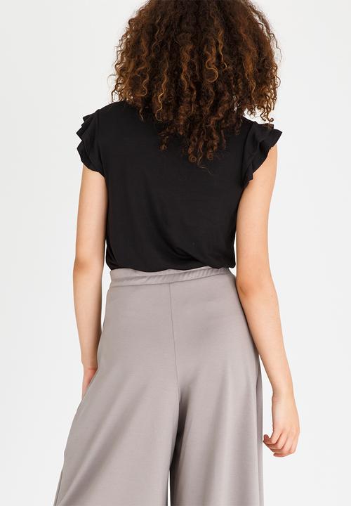 edit - Knit Top with Ruffle Sleeves Black