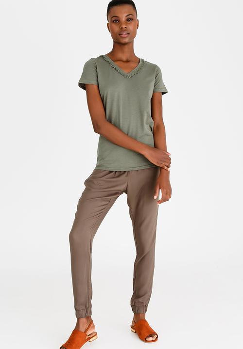 JEEP - Lace Trim V-neck Tee Khaki Green