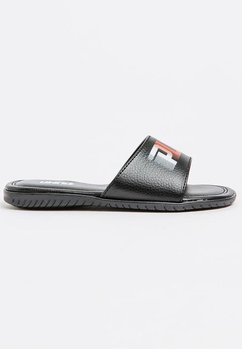 PUMA - Xcelcat Wording Slide Black