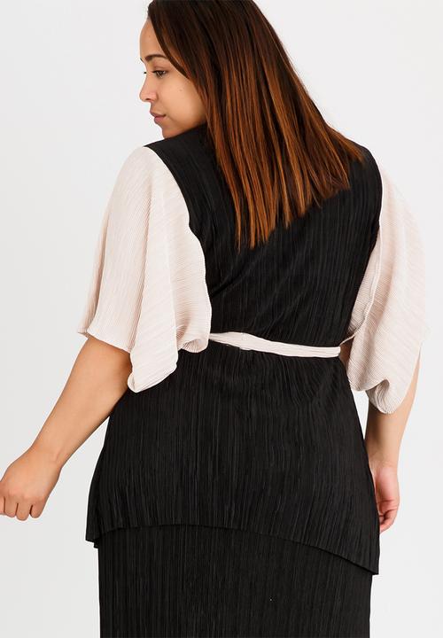 RUFF TUNG - Pleated Kimono Top with Belt Black