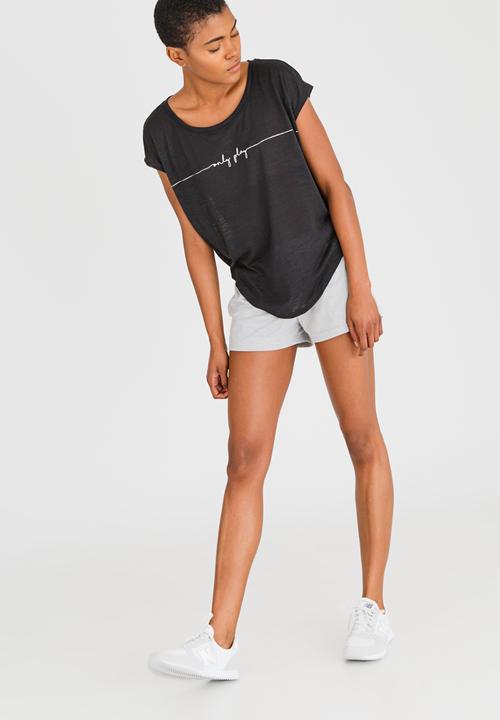 ONLY Play - Cindi Curved Hemline Tee Black