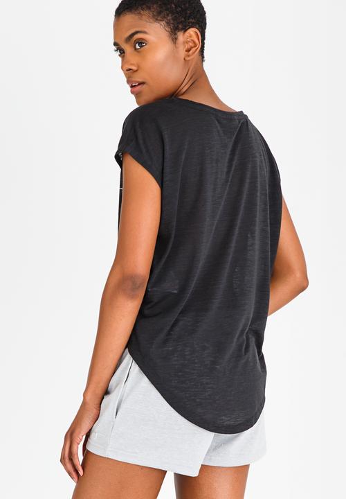 ONLY Play - Cindi Curved Hemline Tee Black