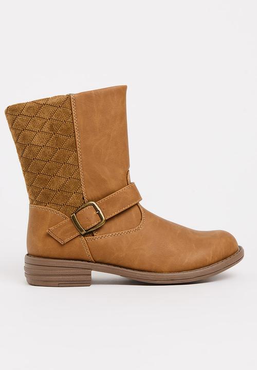 Rock & Co. - Boot with Buckle Detail Tan