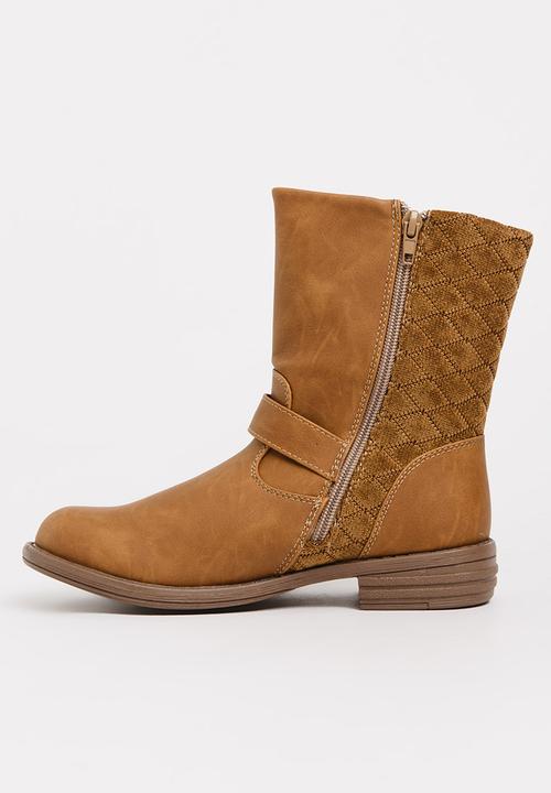 Rock & Co. - Boot with Buckle Detail Tan