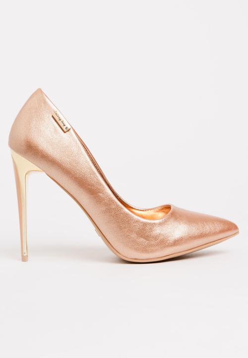 rose gold courts