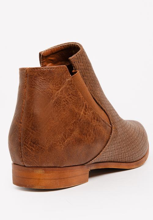 Dolce Vita - Stetson Elastic Detail Ankle Boots Tan