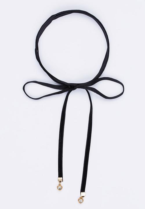 Jewels and Lace - Velvet Wrap Choker with Heart Charms Black