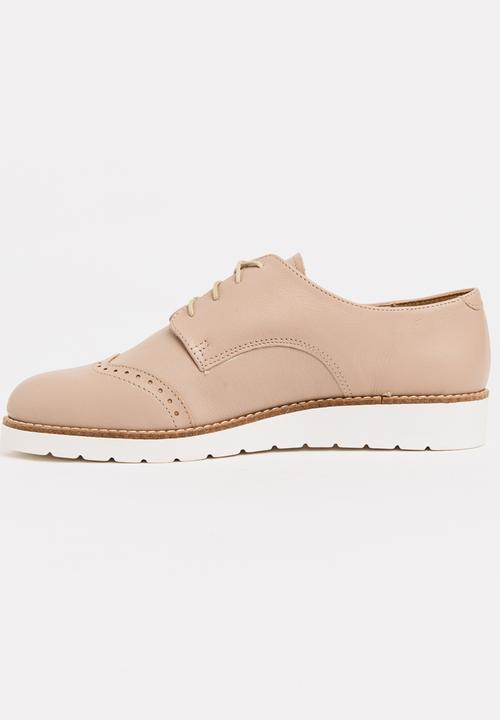 Phelan - Leather Floral Detail Lace-ups Nude