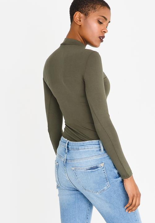 c(inch) - Turtle Neck Top Dark Green
