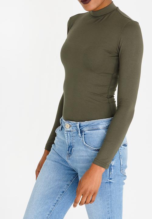 c(inch) - Turtle Neck Top Dark Green