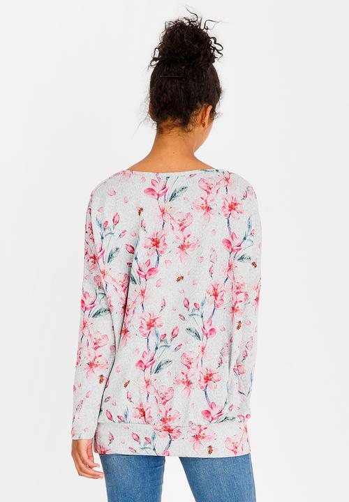 Revenge - 3/4 Sleeve Rose Print Top Grey