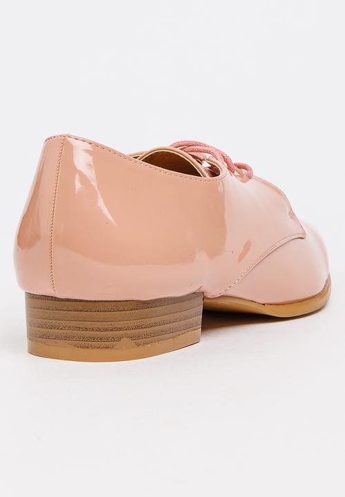 Jada - Patent Lace-ups Pale Pink