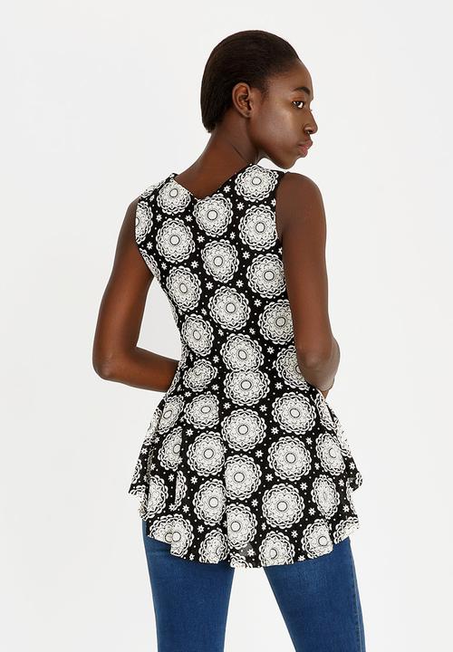 Revenge - Zip Detail Top Black