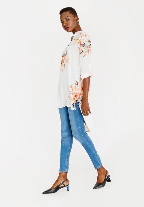 Revenge - Floral Dip Hem Tunic Cream