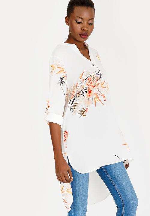 Revenge - Floral Dip Hem Tunic Cream