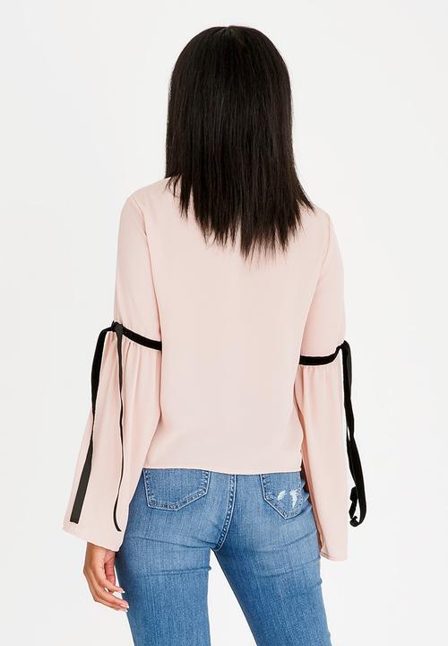 c(inch) - Bell Sleeve Blouse Pale Pink