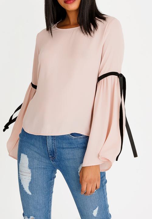 c(inch) - Bell Sleeve Blouse Pale Pink
