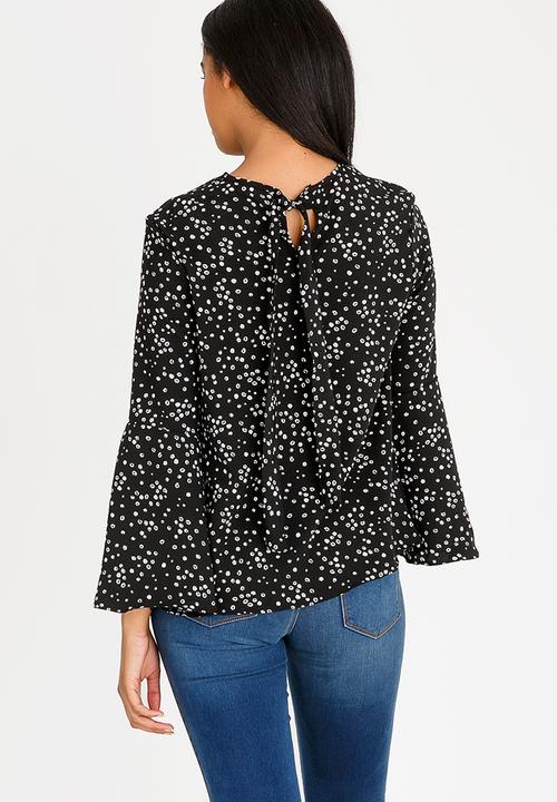 edit - Loose Fit Bell Sleeve Blouse Black