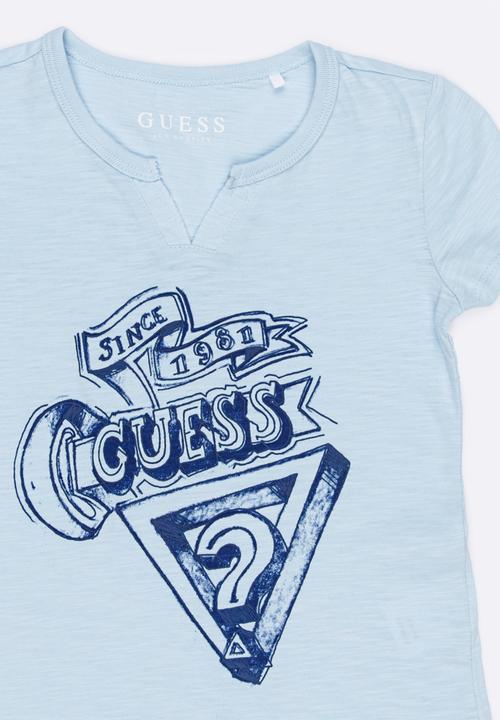 GUESS - Guess Henley Tee Pale Blue