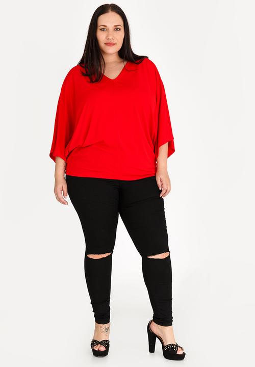STYLE REPUBLIC PLUS - Oversized V-Neck Tee Red