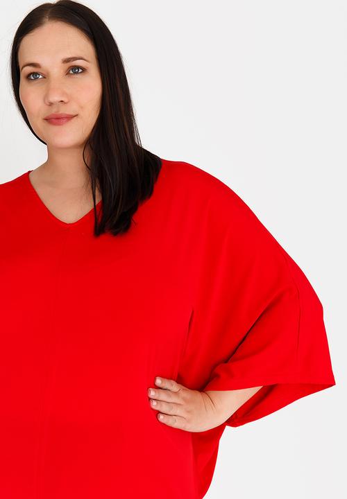 STYLE REPUBLIC PLUS - Oversized V-Neck Tee Red