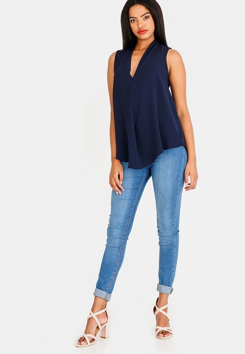 edit - V-neckline sleeveless top - navy 