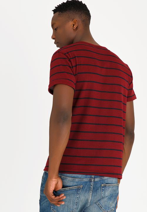 STYLE REPUBLIC - Sussex Basic T-shirt Maroon