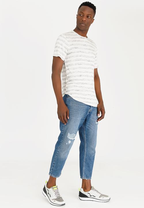 STYLE REPUBLIC - Saint Scoop Hem Tee Black and Cream