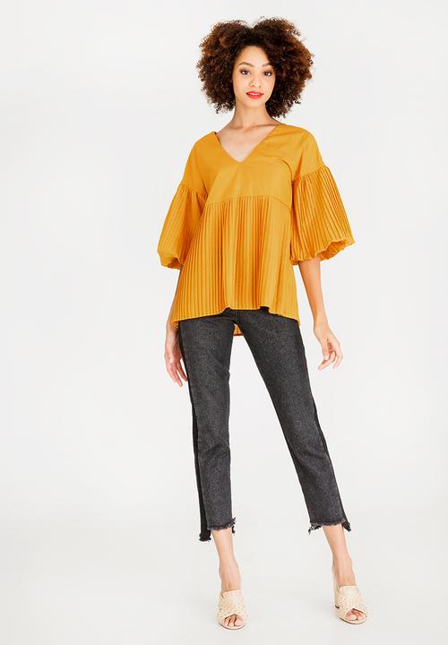 STYLE REPUBLIC - Pleat Detail Blouse Yellow