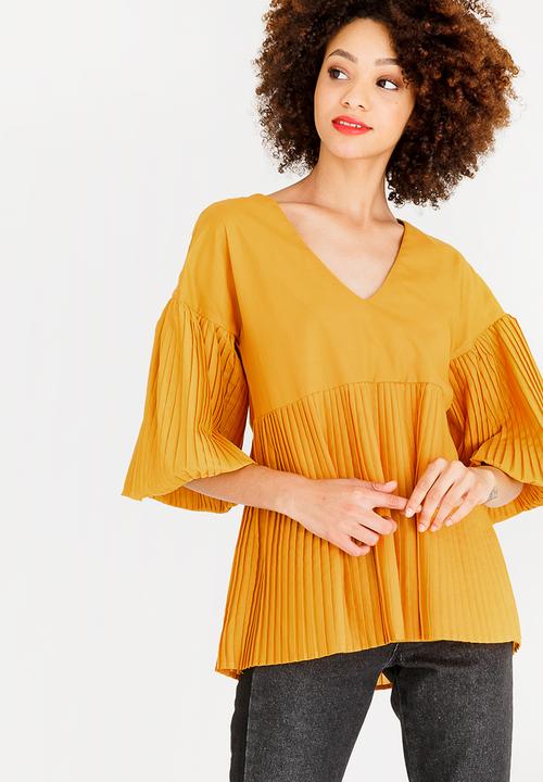 STYLE REPUBLIC - Pleat Detail Blouse Yellow