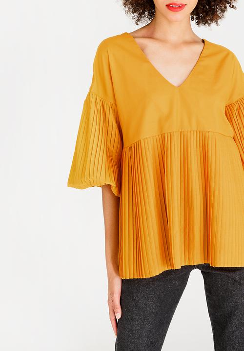 STYLE REPUBLIC - Pleat Detail Blouse Yellow