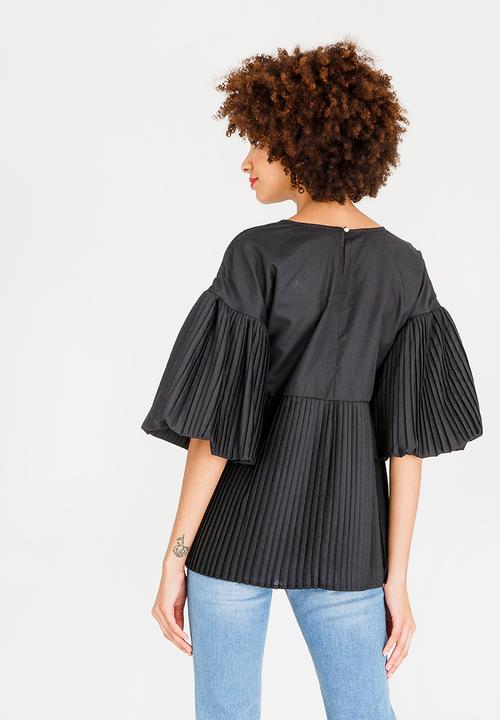 STYLE REPUBLIC - Pleat Detail Blouse Black