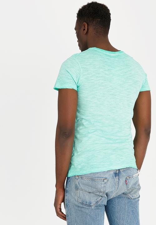 STYLE REPUBLIC - Print Wash College Tee V-neck Green