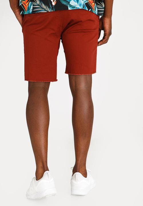 STYLE REPUBLIC - Raw Edge Skinny Leg Short Maroon