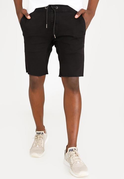 STYLE REPUBLIC - Raw Edge Skinny Leg Short Black