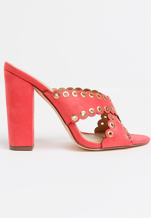 Miss Black - Welsh heel - pale pink