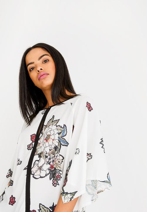 Revenge - Floral Top with Piping Contrast White